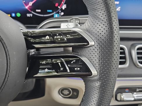 Certified 2024 Mercedes-Benz GLS 450 4MATIC image 21
