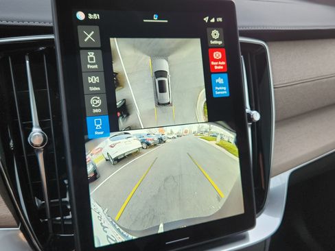 New 2026 Volvo XC90 B6 Ultra w/ Lounge Package image 11