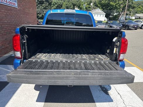 Used 2017 Toyota Tacoma TRD Sport w/ Tow Package (A/T) AWD/4WD image 37