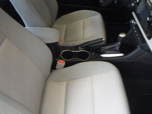 Used 2014 Toyota Corolla LE image 24
