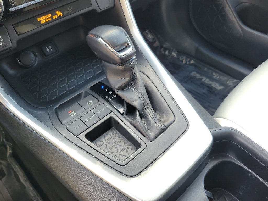 Used 2019 Toyota RAV4 XLE Premium FWD image 33