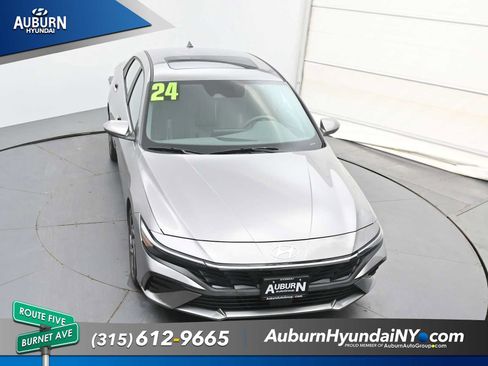 Used 2024 Hyundai Elantra SEL w/ Convenience Package FWD image 32