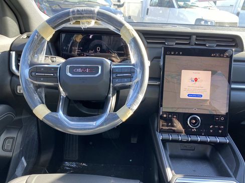 New 2026 GMC Terrain Elevation w/ Elevation Premium Package AWD/4WD image 8