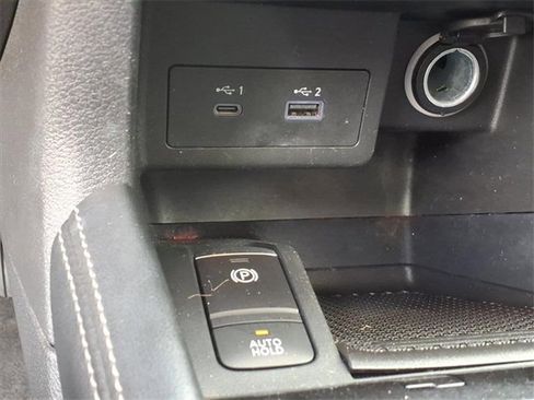 Used 2023 Nissan Kicks SR w/ Interior Electronics Package image 8