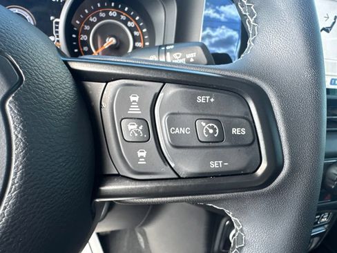 Used 2026 Jeep Gladiator Mojave AWD/4WD image 26