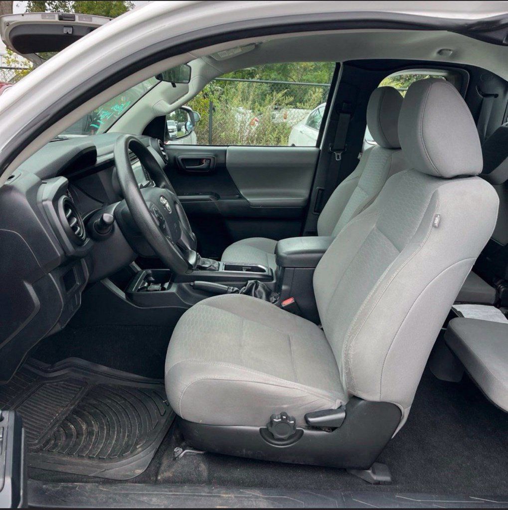 Used 2017 Toyota Tacoma SR RWD image 12
