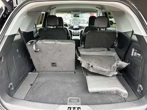 Used 2023 Ford Explorer XLT w/ Equipment Group 202A image 7