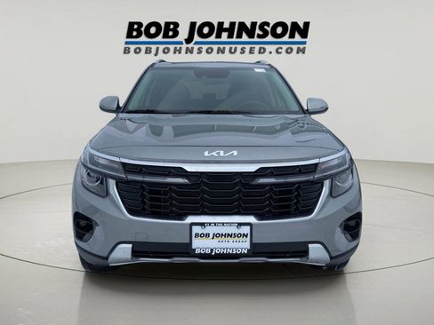 Used 2024 Kia Seltos EX image 2