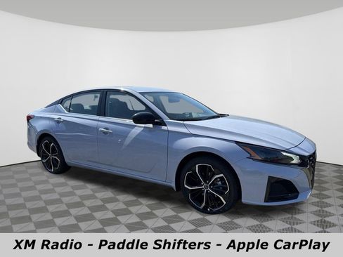 Certified 2025 Nissan Altima 2.5 SR FWD image 2
