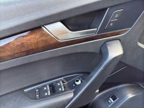 Used 2019 Audi Q5 2.0T Premium image 12