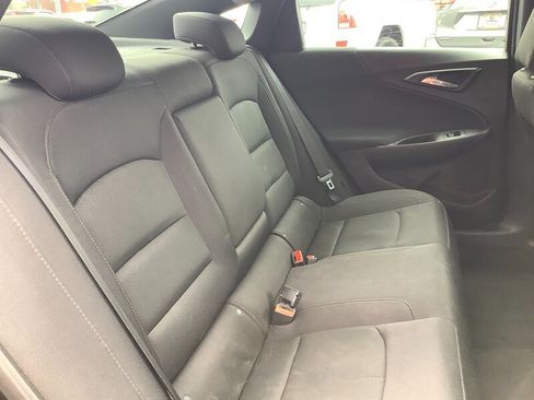 Used 2017 Chevrolet Malibu LT FWD image 13
