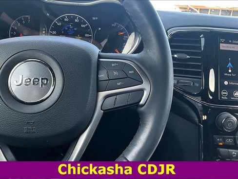 Used 2019 Jeep Grand Cherokee Altitude image 12
