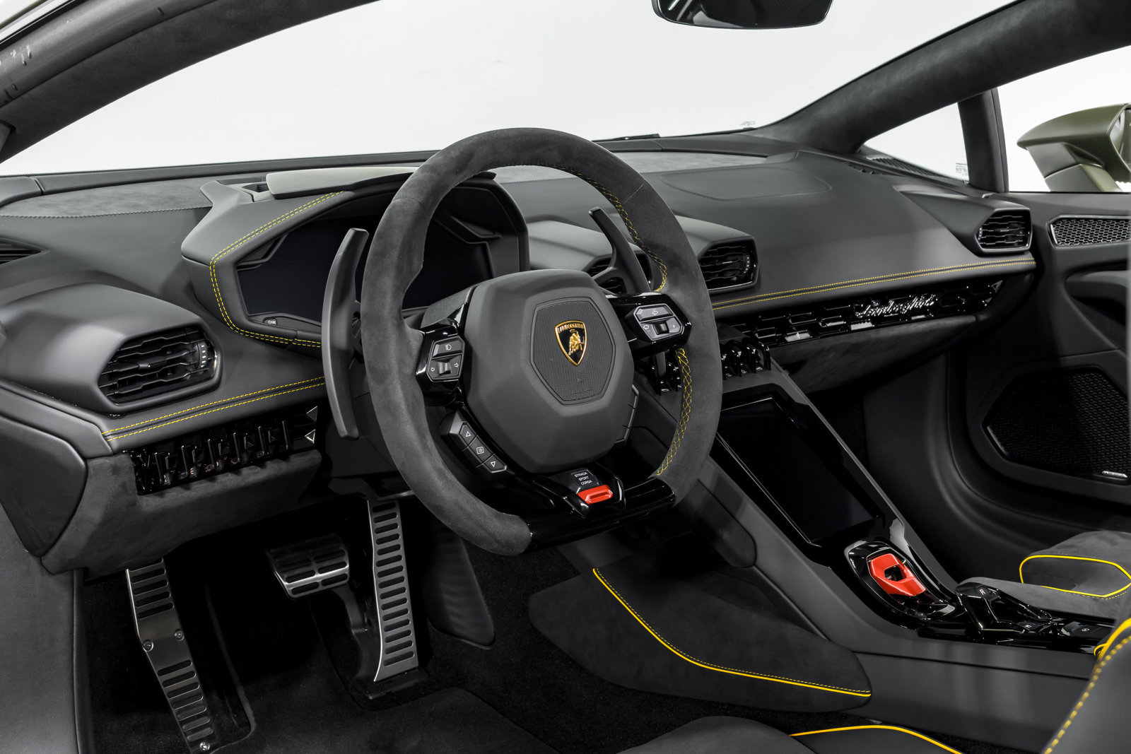 Used 2022 Lamborghini Huracan EVO RWD image 12