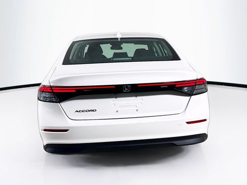Used 2024 Honda Accord EX image 31