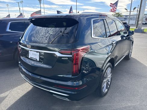 Used 2025 Cadillac XT6 Premium Luxury image 7