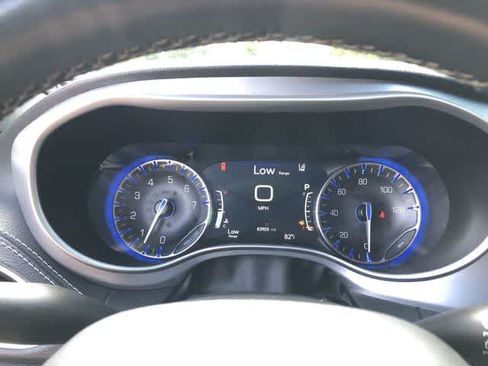 Used 2021 Chrysler Pacifica Touring-L w/ S Appearance Package AWD/4WD image 30