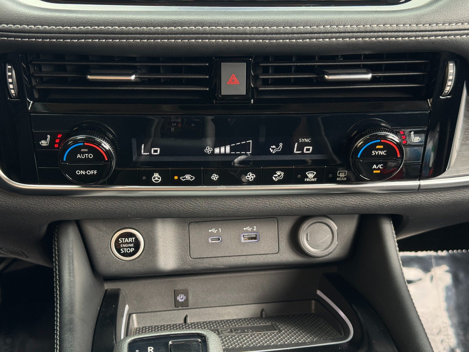 Used 2023 Nissan Rogue Platinum FWD image 27