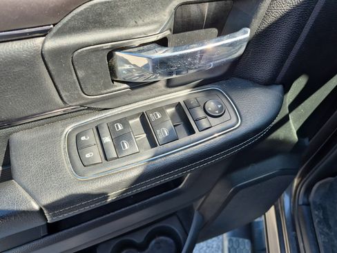 Used 2017 RAM 2500 Big Horn w/ Night Special Edition image 35