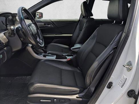 Used 2017 Honda Accord Sport image 15