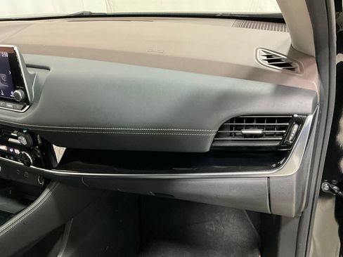 Used 2023 Nissan Rogue SL AWD/4WD image 15