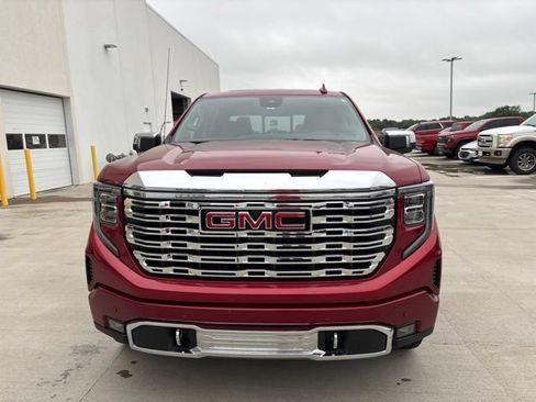 Used 2024 GMC Sierra 1500 Denali w/ Denali Reserve Package AWD/4WD image 8