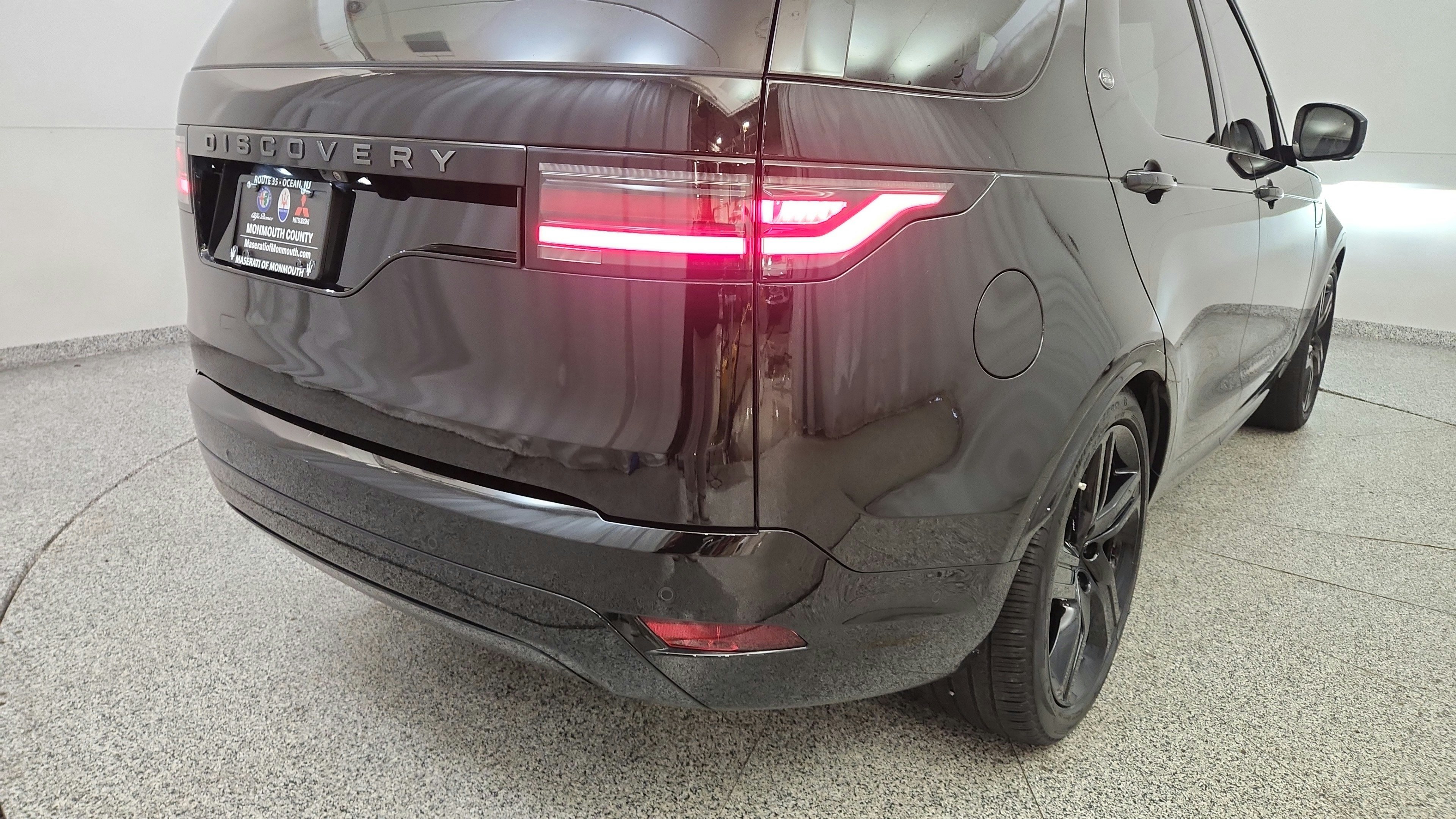 Used 2024 Land Rover Discovery Dynamic SE AWD/4WD image 33