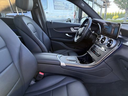 Certified 2022 Mercedes-Benz GLC 300 4MATIC w/ Premium Package Lite image 35