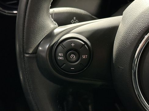 Used 2021 MINI Cooper 4-Door Hardtop image 21