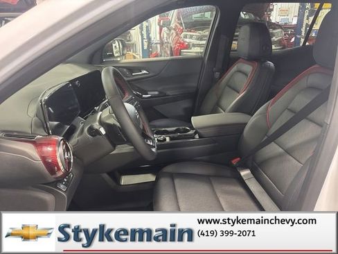 New 2026 Chevrolet Equinox RS w/ Convenience Package III AWD/4WD image 17