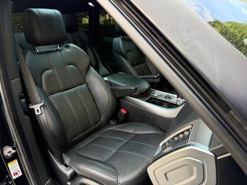 Used 2016 Land Rover Range Rover Sport SE image 17