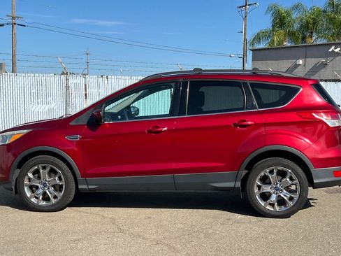 Used 2015 Ford Escape SE w/ Equipment Group 201A AWD/4WD image 2
