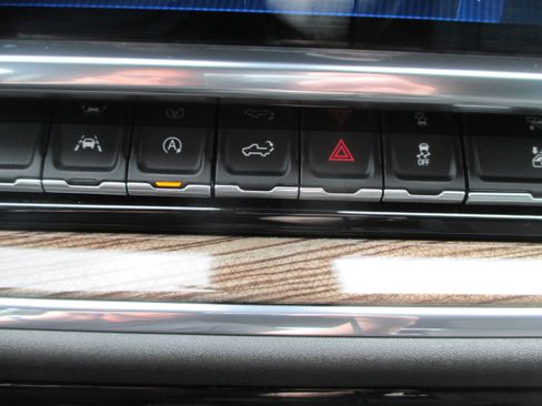 Used 2023 Chevrolet Silverado 1500 RST w/ Protection Package image 18