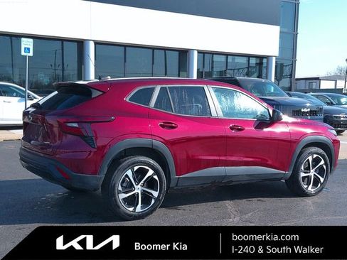 Used 2024 Chevrolet Trax RS w/ Driver Confidence Package image 7