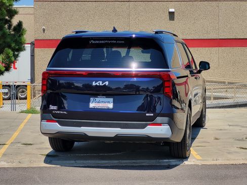 Used 2026 Kia Carnival EX FWD image 3