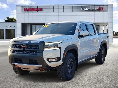 Certified 2025 Nissan Frontier PRO-4X image 3