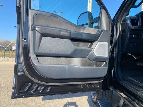 Used 2025 Ford F250 Platinum image 11