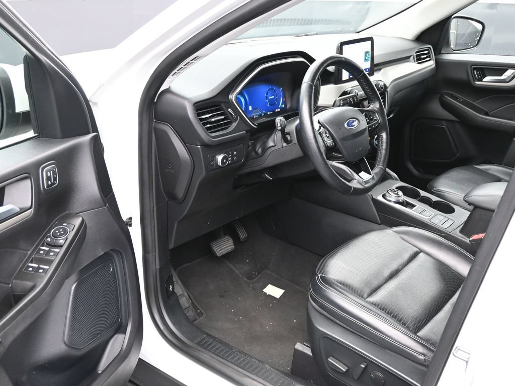 Used 2021 Ford Escape SEL w/ Technology Package FWD image 11