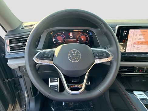 New 2026 Volkswagen Atlas Peak Edition image 8