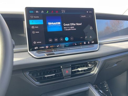 New 2026 Volkswagen Tiguan SE image 20