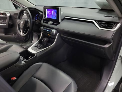 Used 2023 Toyota RAV4 XLE Premium image 24