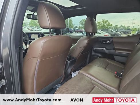 Used 2016 Toyota Tacoma Limited w/ Towing Package AWD/4WD image 31