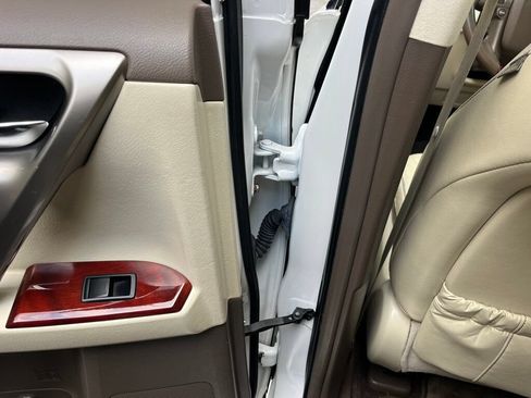 Used 2013 Lexus GX 460 w/ Comfort Plus Pkg AWD/4WD image 32