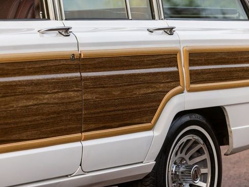 Used 1989 Jeep Grand Wagoneer AWD/4WD image 85