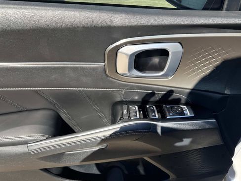 Used 2022 Kia Sorento SX image 18