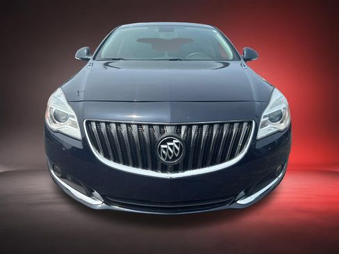 Used 2017 Buick Regal Premium w/ Experience Buick Package AWD/4WD image 2