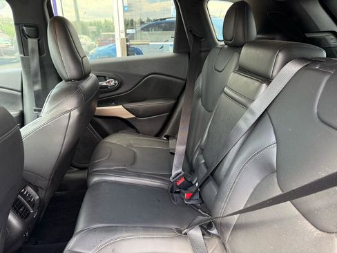 Used 2018 Jeep Cherokee Limited w/ High Altitude Package AWD/4WD image 10