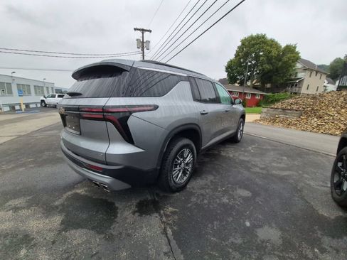 Used 2024 Chevrolet Traverse LT w/ Trailering Package AWD/4WD image 7