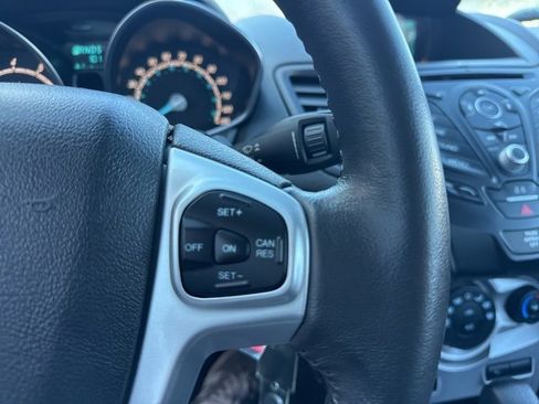 Used 2016 Ford Fiesta SE image 17