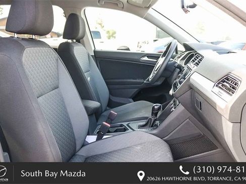 Used 2018 Volkswagen Tiguan S image 16