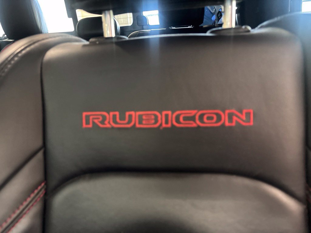 Used 2024 Jeep Gladiator Rubicon AWD/4WD image 16